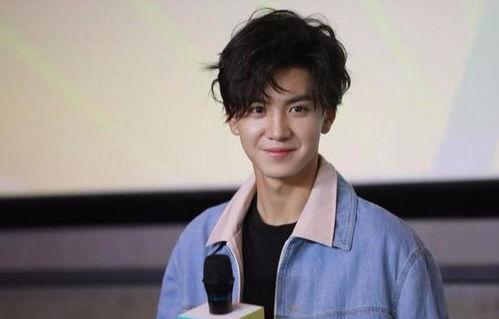 圈内知情人爆料陈哲远沈月,甜蜜互动引粉丝热议  第3张